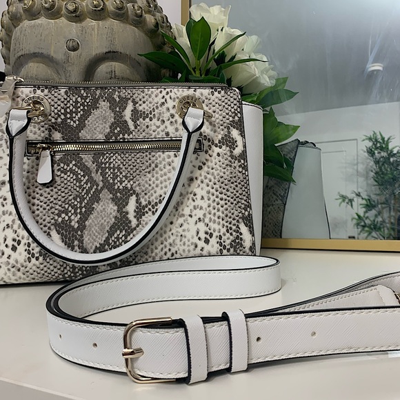 Sold - Picture 2 of 10